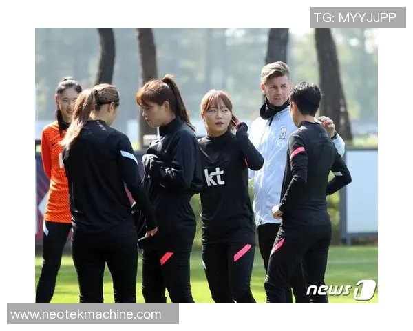 韩足女团：舞动狂潮 绽放活力