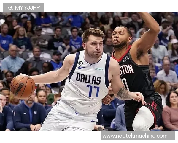 老鹰不敌快船,遭遇连败:球队重建任重道远 老鹰不敌快船,遭遇连败:球队重建任重道远